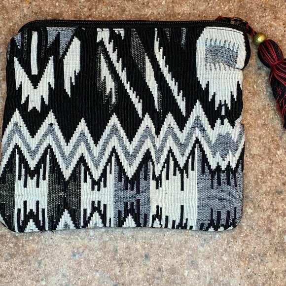 Lovestitch Black white Red Embroidered and Beaded Mini Cosmetic Bag New in packa - Picture 2 of 2